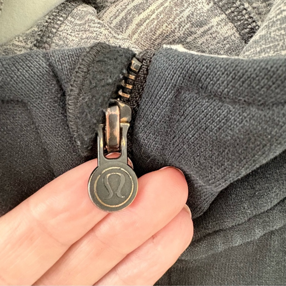 Lululemon | Official Special Edition Scuba Hoodie | Sz 2/4 | Back Zipper | EUC - Picture 4 of 12